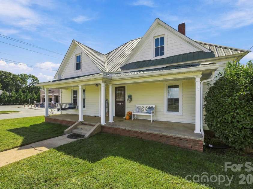 322 Main Street, Maiden, NC 28650.  MLS# CAR4427918, YatesRealty ID 53966. 