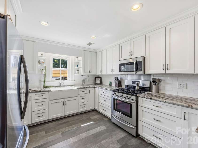 322 Main Street, Maiden, NC 28650.  MLS# CAR4427918, YatesRealty ID 53966. Kitchen