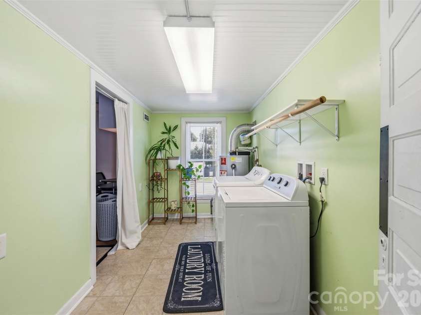 322 Main Street, Maiden, NC 28650.  MLS# CAR4427918, YatesRealty ID 53966. Laundry room