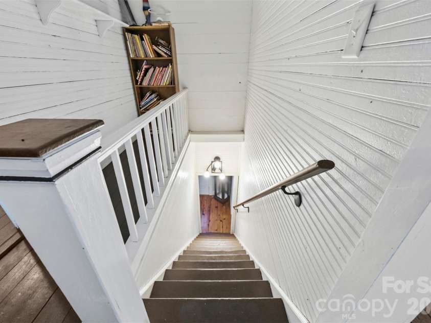 322 Main Street, Maiden, NC 28650.  MLS# CAR4427918, YatesRealty ID 53966. Upstairs