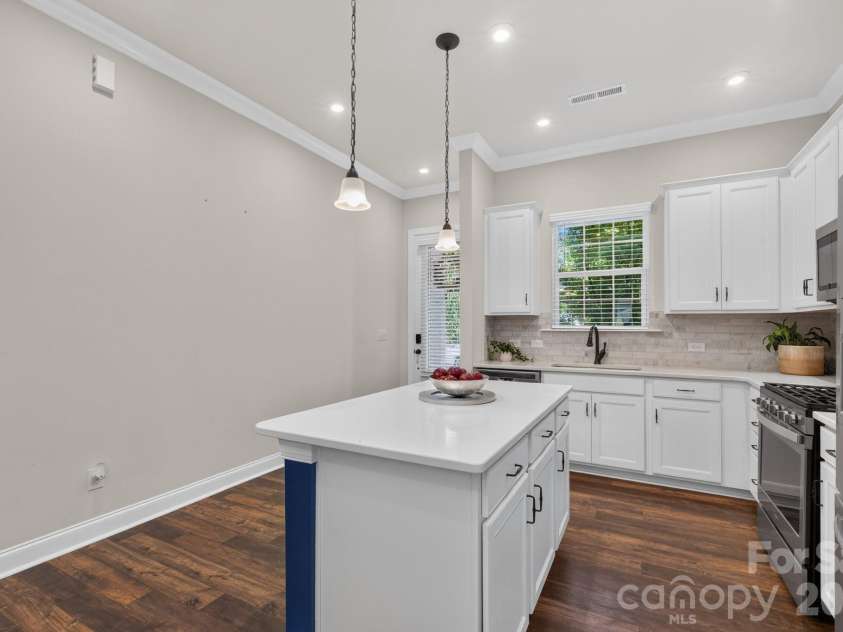 11628 Founders Park Lane, Pineville, NC 28134.  MLS# CAR4428544, YatesRealty ID 53967. 