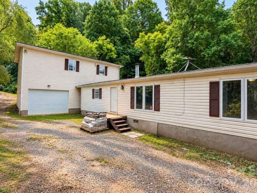 91 Walnut Drive, Leicester, NC 28748.  MLS# CAR4427887, YatesRealty ID 53968. 