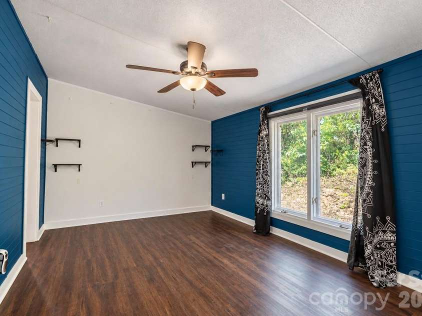 91 Walnut Drive, Leicester, NC 28748.  MLS# CAR4427887, YatesRealty ID 53968. 