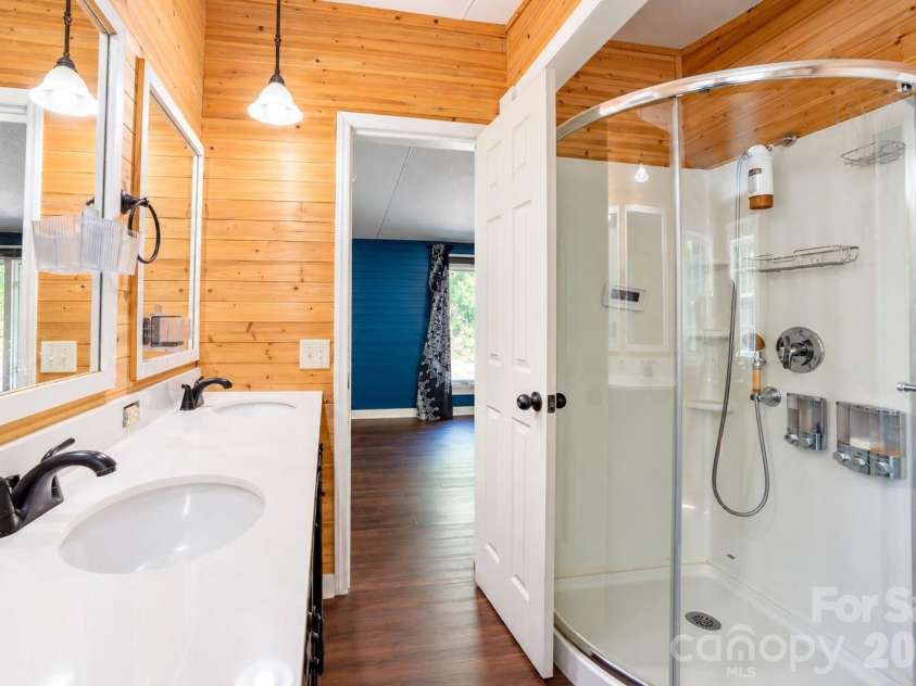91 Walnut Drive, Leicester, NC 28748.  MLS# CAR4427887, YatesRealty ID 53968. 