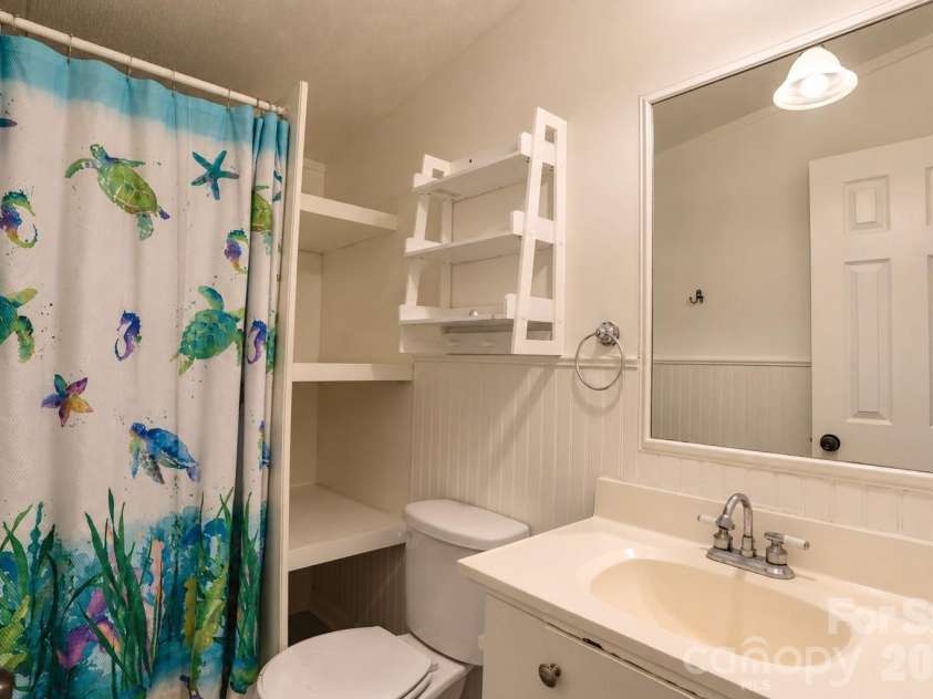 91 Walnut Drive, Leicester, NC 28748.  MLS# CAR4427887, YatesRealty ID 53968. 