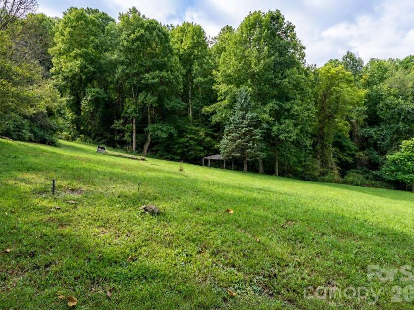 91 Walnut Drive, Leicester, NC 28748.  MLS# CAR4427887, YatesRealty ID 53968. 