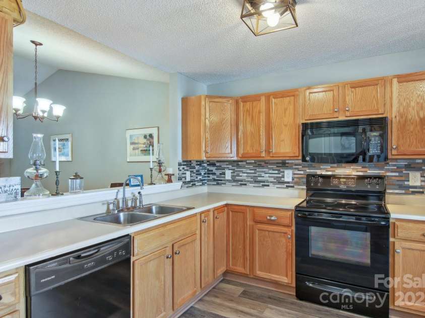 1304 Deermouse Way, Hendersonville, NC 28792.  MLS# CAR4190263, YatesRealty ID 5397. 
