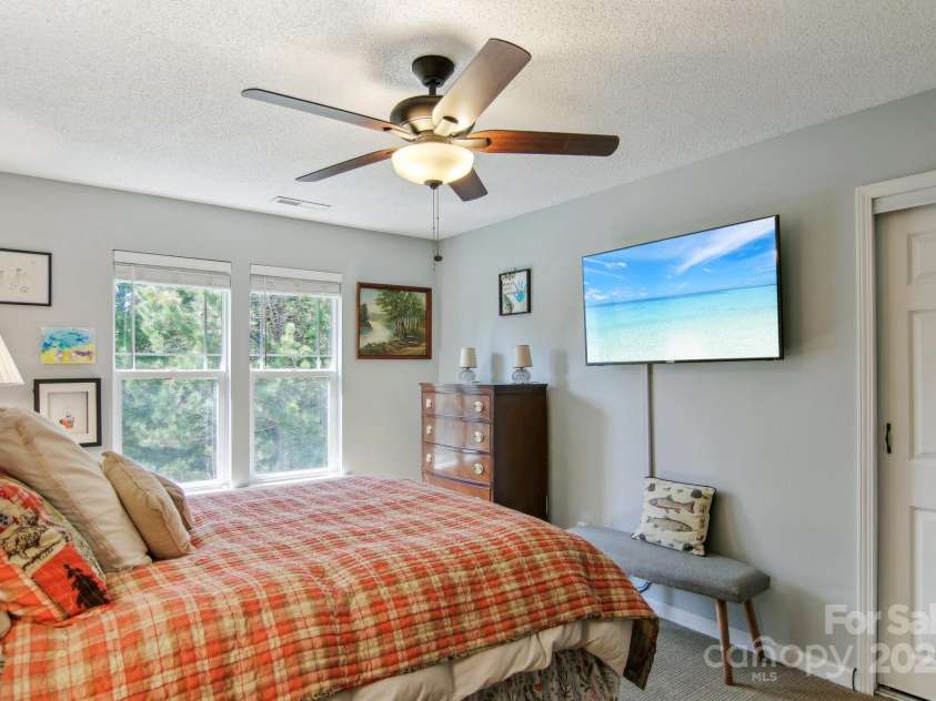 1304 Deermouse Way, Hendersonville, NC 28792.  MLS# CAR4190263, YatesRealty ID 5397. 