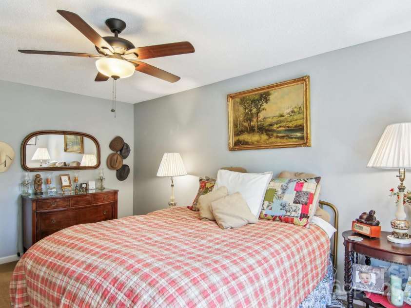 1304 Deermouse Way, Hendersonville, NC 28792.  MLS# CAR4190263, YatesRealty ID 5397. 
