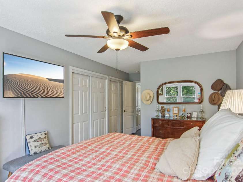 1304 Deermouse Way, Hendersonville, NC 28792.  MLS# CAR4190263, YatesRealty ID 5397. 