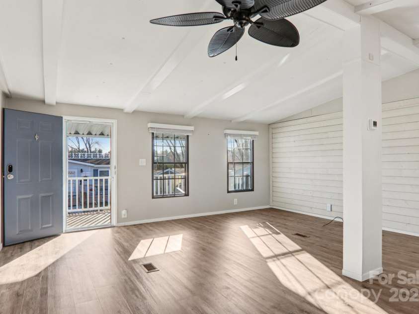 302 Meadowbrook Court, Hendersonville, NC 28792.  MLS# CAR4322071, YatesRealty ID 5397. 