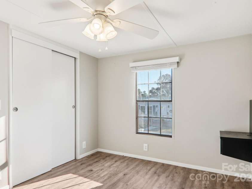302 Meadowbrook Court, Hendersonville, NC 28792.  MLS# CAR4322071, YatesRealty ID 5397. 