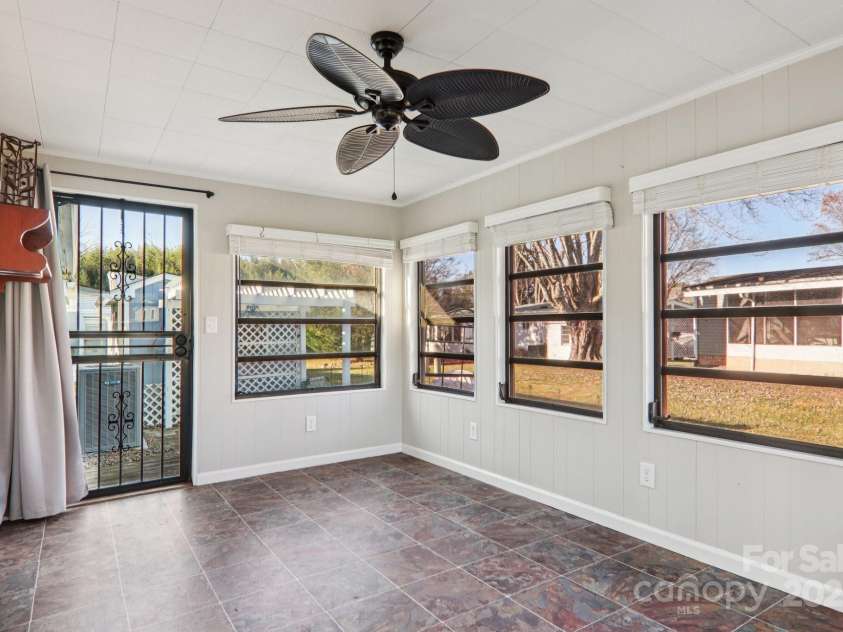 302 Meadowbrook Court, Hendersonville, NC 28792.  MLS# CAR4322071, YatesRealty ID 5397. 