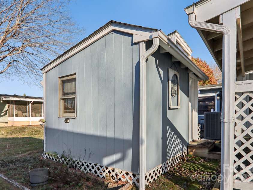 302 Meadowbrook Court, Hendersonville, NC 28792.  MLS# CAR4322071, YatesRealty ID 5397. 