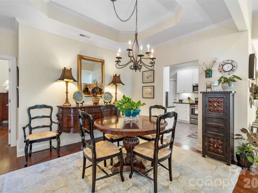 2615 Circa Drive, Matthews, NC 28105.  MLS# CAR4428384, YatesRealty ID 53970. 