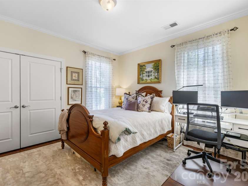 2615 Circa Drive, Matthews, NC 28105.  MLS# CAR4428384, YatesRealty ID 53970. 