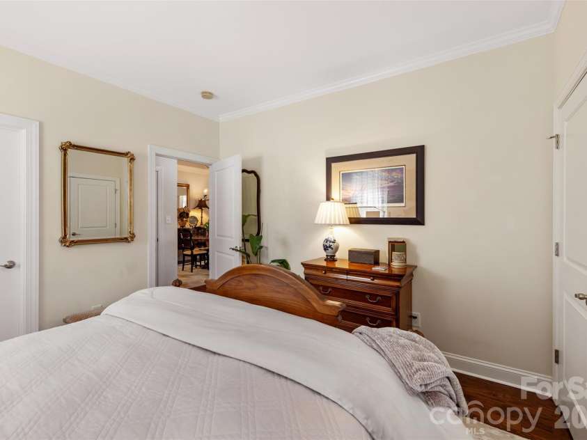 2615 Circa Drive, Matthews, NC 28105.  MLS# CAR4428384, YatesRealty ID 53970. 