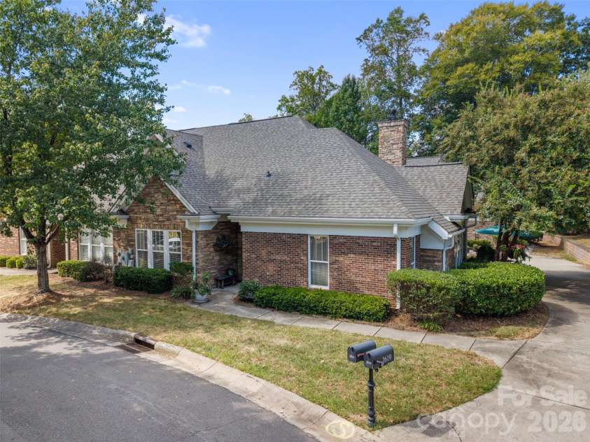 2615 Circa Drive, Matthews, NC 28105.  MLS# CAR4428384, YatesRealty ID 53970. 