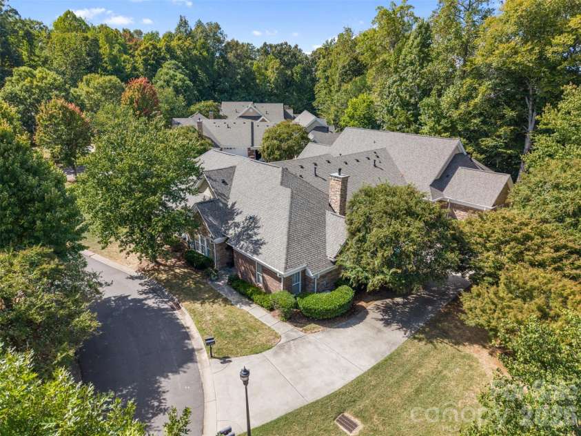 2615 Circa Drive, Matthews, NC 28105.  MLS# CAR4428384, YatesRealty ID 53970. 