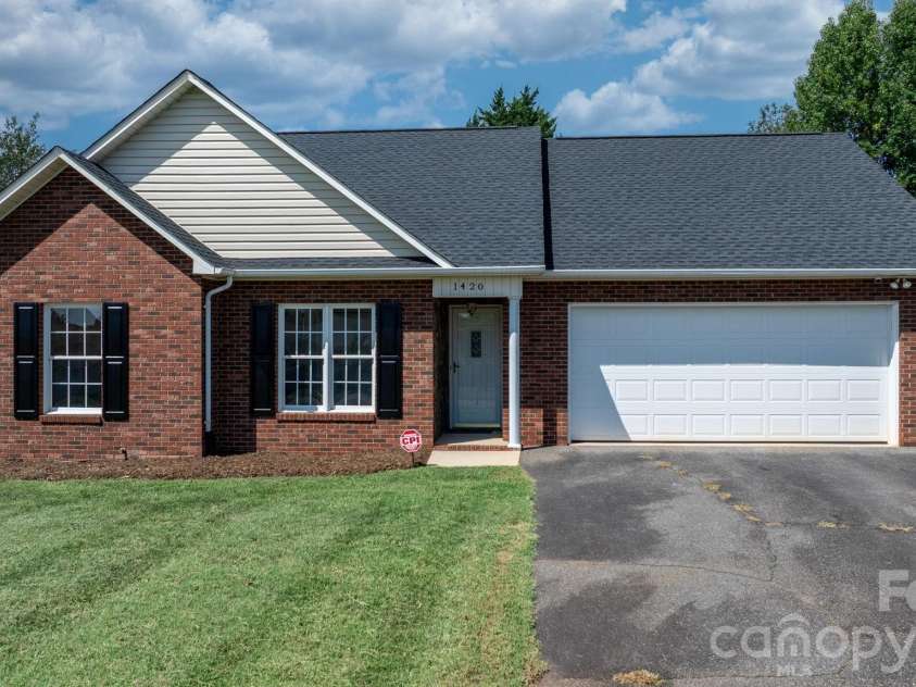 1420 Farmington Hills Drive, Conover, NC 28613.  MLS# CAR4426620, YatesRealty ID 53972. 