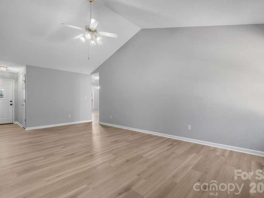 1420 Farmington Hills Drive, Conover, NC 28613.  MLS# CAR4426620, YatesRealty ID 53972. 