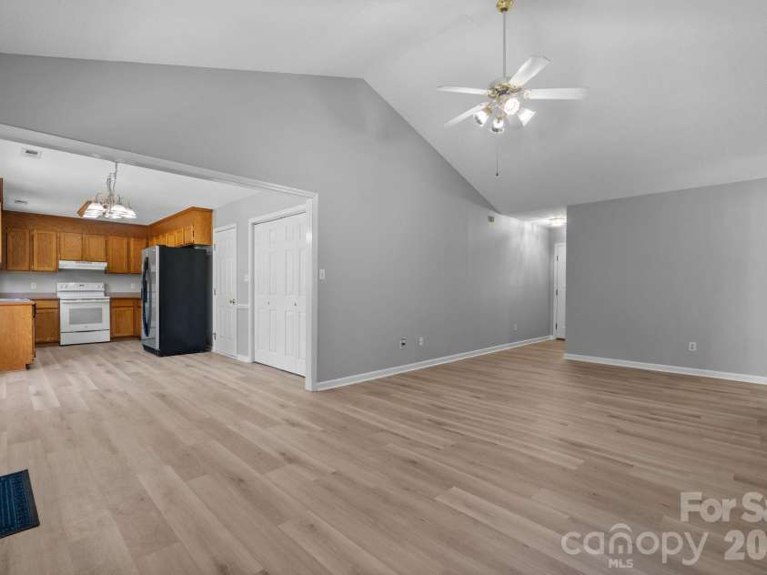 1420 Farmington Hills Drive, Conover, NC 28613.  MLS# CAR4426620, YatesRealty ID 53972. 