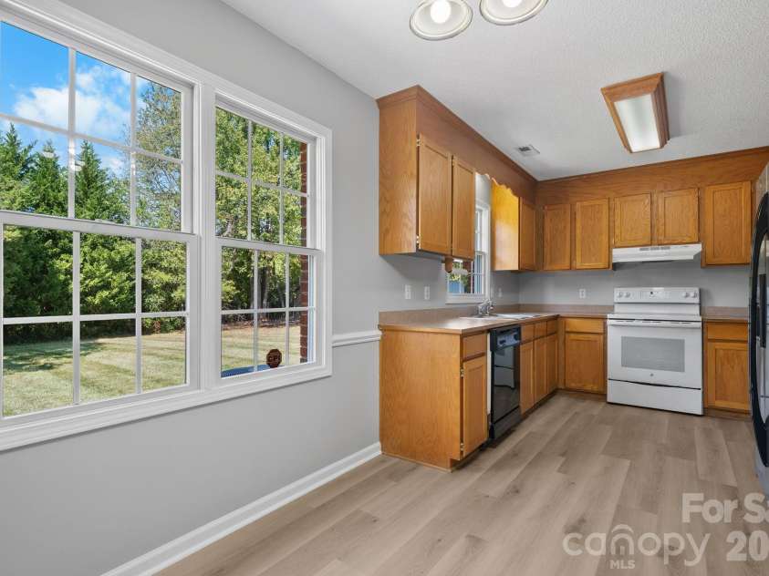 1420 Farmington Hills Drive, Conover, NC 28613.  MLS# CAR4426620, YatesRealty ID 53972. 