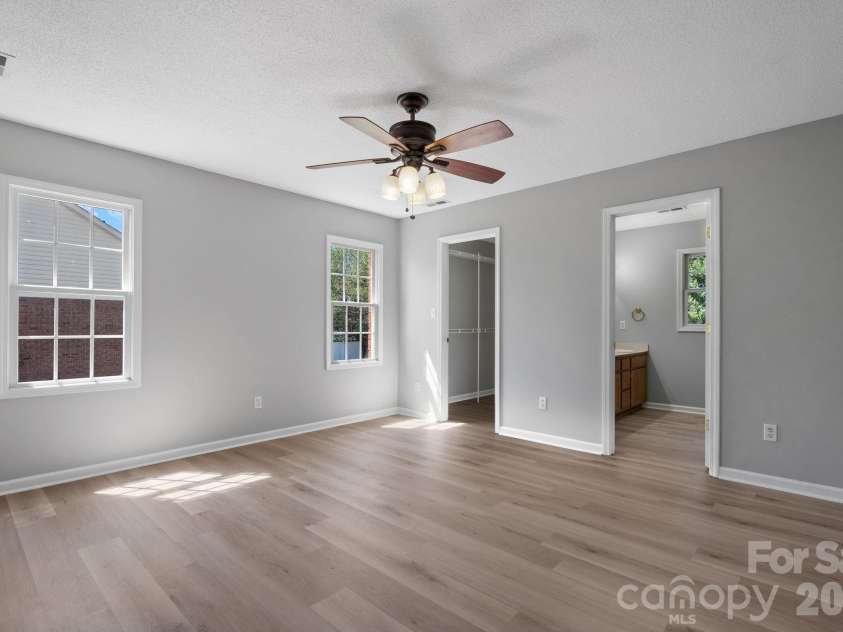1420 Farmington Hills Drive, Conover, NC 28613.  MLS# CAR4426620, YatesRealty ID 53972. 