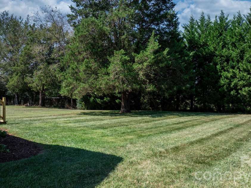1420 Farmington Hills Drive, Conover, NC 28613.  MLS# CAR4426620, YatesRealty ID 53972. 
