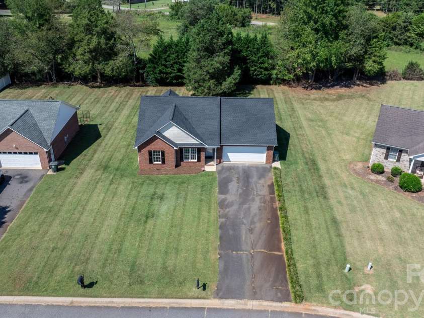 1420 Farmington Hills Drive, Conover, NC 28613.  MLS# CAR4426620, YatesRealty ID 53972. 