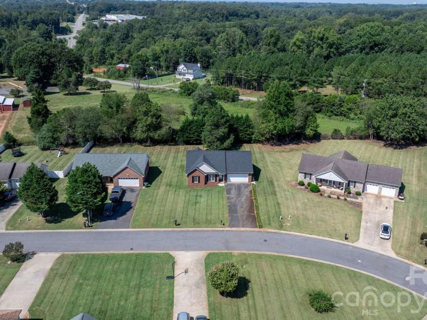 1420 Farmington Hills Drive, Conover, NC 28613.  MLS# CAR4426620, YatesRealty ID 53972. 