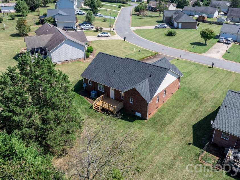 1420 Farmington Hills Drive, Conover, NC 28613.  MLS# CAR4426620, YatesRealty ID 53972. 