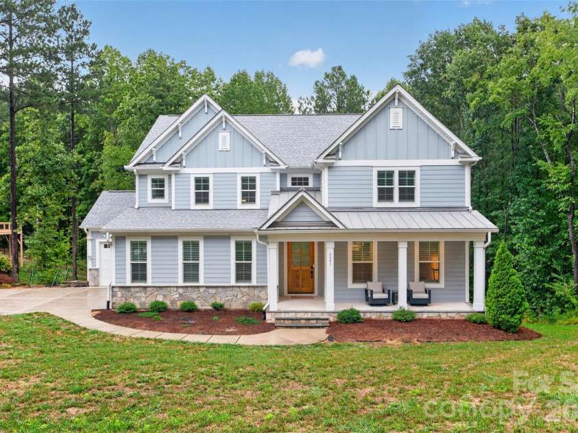 6601 Harbor Oaks Drive, Denver, NC 28037.  MLS# CAR4426714, YatesRealty ID 53974. 