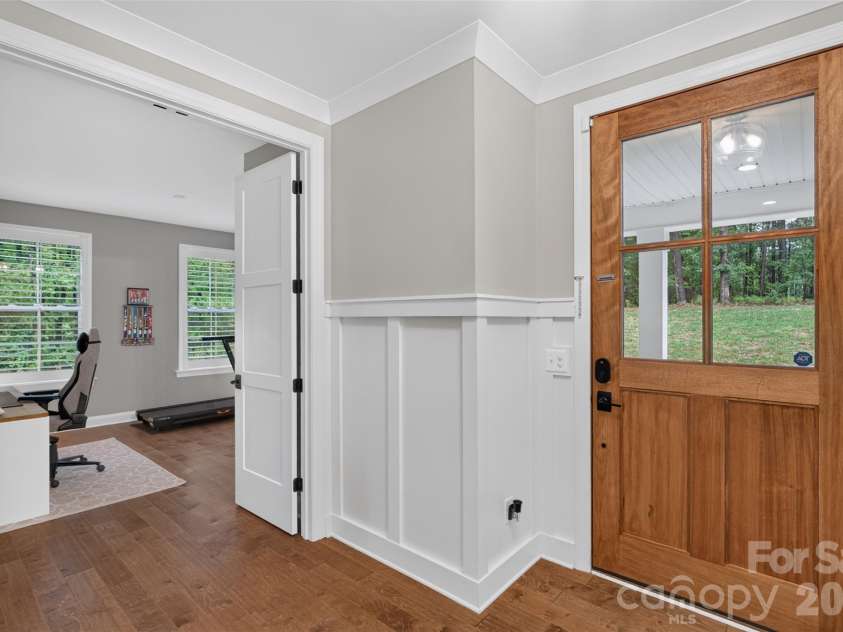 6601 Harbor Oaks Drive, Denver, NC 28037.  MLS# CAR4426714, YatesRealty ID 53974. 