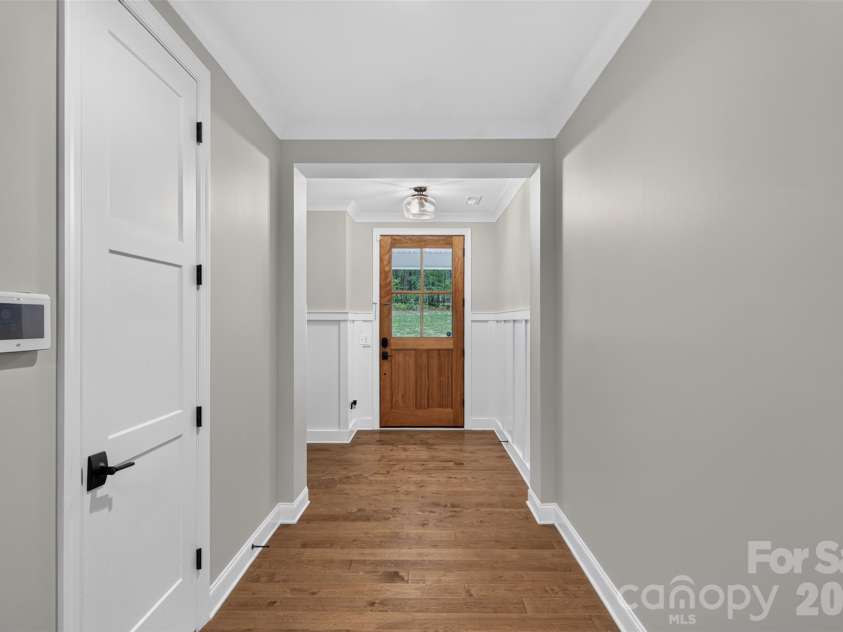6601 Harbor Oaks Drive, Denver, NC 28037.  MLS# CAR4426714, YatesRealty ID 53974. 
