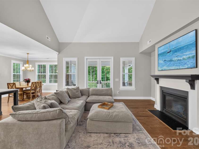 6601 Harbor Oaks Drive, Denver, NC 28037.  MLS# CAR4426714, YatesRealty ID 53974. 