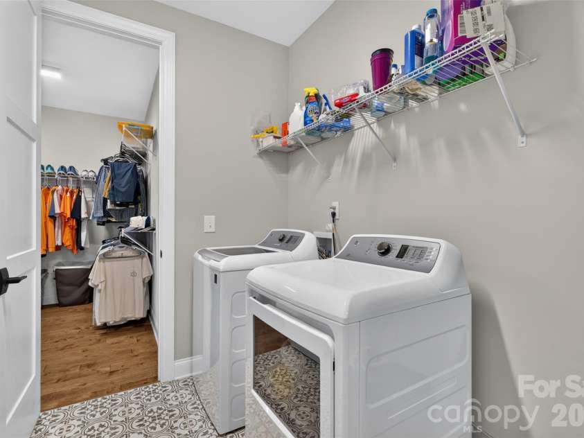 6601 Harbor Oaks Drive, Denver, NC 28037.  MLS# CAR4426714, YatesRealty ID 53974. 