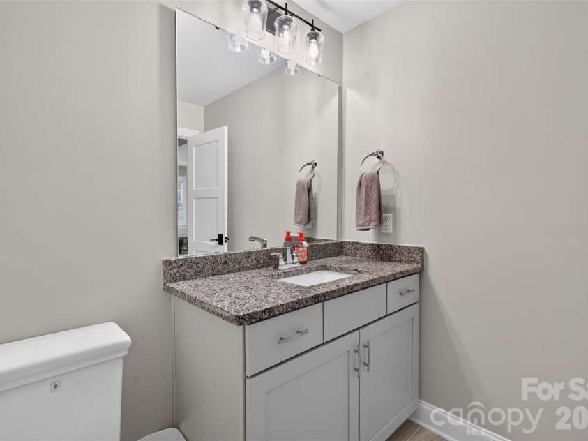 6601 Harbor Oaks Drive, Denver, NC 28037.  MLS# CAR4426714, YatesRealty ID 53974. 
