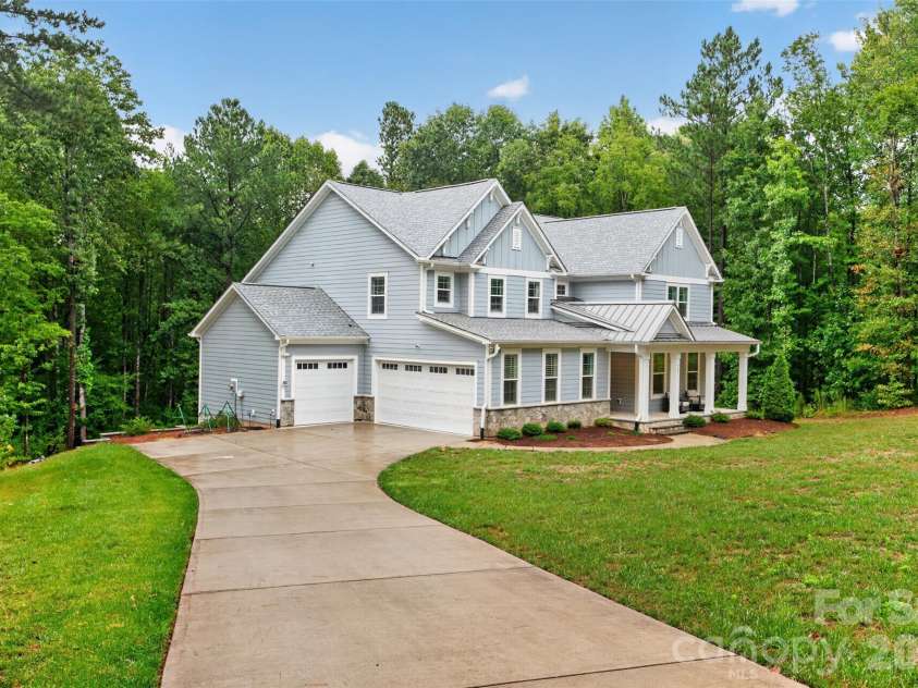 6601 Harbor Oaks Drive, Denver, NC 28037.  MLS# CAR4426714, YatesRealty ID 53974. 