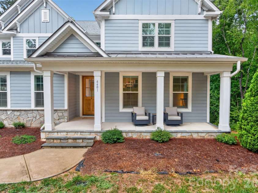 6601 Harbor Oaks Drive, Denver, NC 28037.  MLS# CAR4426714, YatesRealty ID 53974. 
