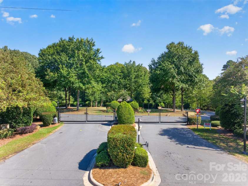 6601 Harbor Oaks Drive, Denver, NC 28037.  MLS# CAR4426714, YatesRealty ID 53974. 