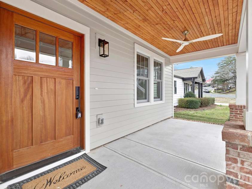 1817 Mint Street, Charlotte, NC 28203.  MLS# CAR4426873, YatesRealty ID 53975. 