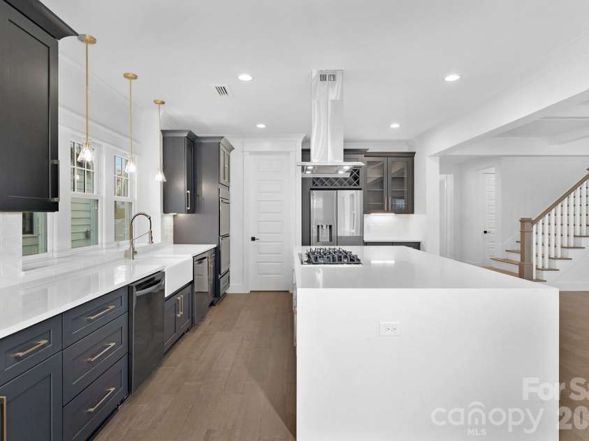 1817 Mint Street, Charlotte, NC 28203.  MLS# CAR4426873, YatesRealty ID 53975. 