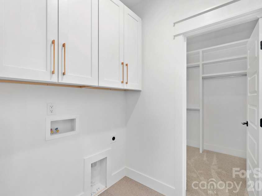 1817 Mint Street, Charlotte, NC 28203.  MLS# CAR4426873, YatesRealty ID 53975. 