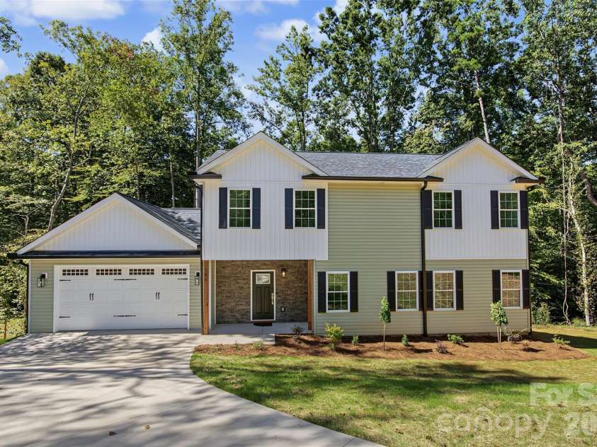 181 Meadowlark Lane, Statesville, NC 28625.  MLS# CAR4426854, YatesRealty ID 53976. 