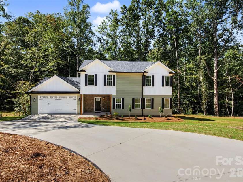 181 Meadowlark Lane, Statesville, NC 28625.  MLS# CAR4426854, YatesRealty ID 53976. 