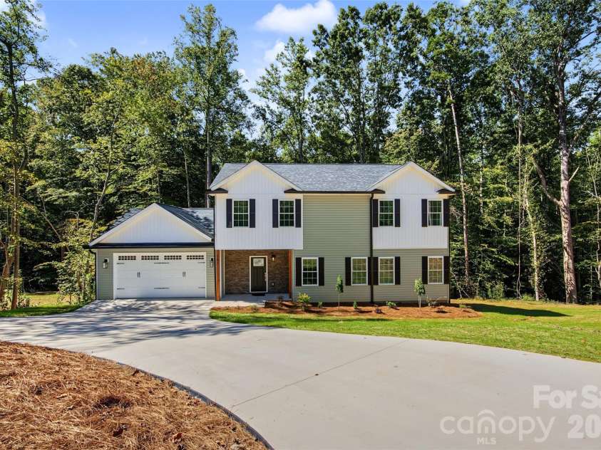 181 Meadowlark Lane, Statesville, NC 28625.  MLS# CAR4426854, YatesRealty ID 53976. 