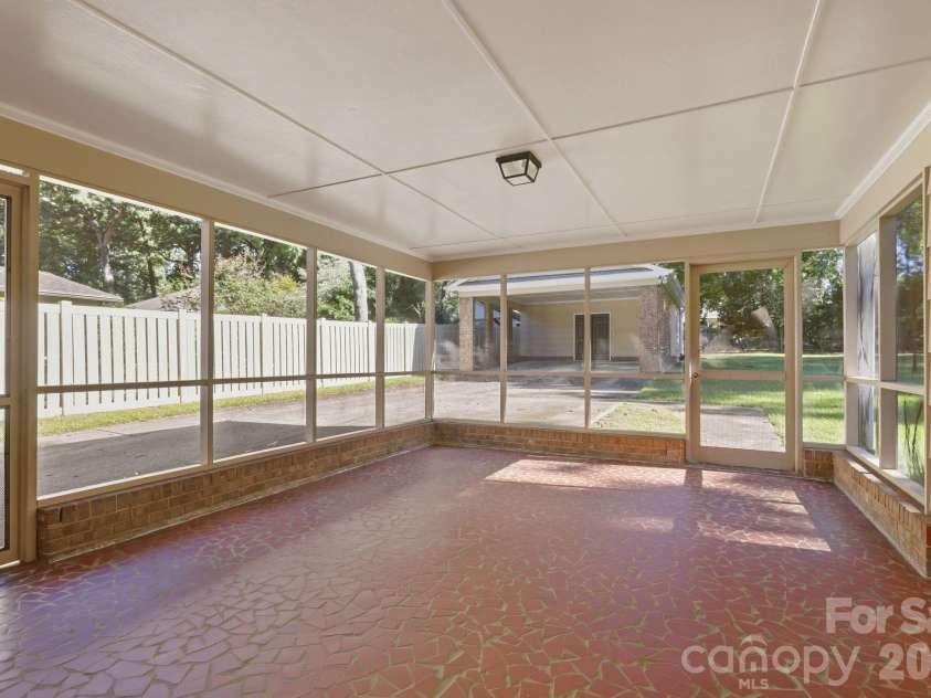 4235 Blalock Avenue, Charlotte, NC 28210.  MLS# CAR4426840, YatesRealty ID 53977. Screen Porch