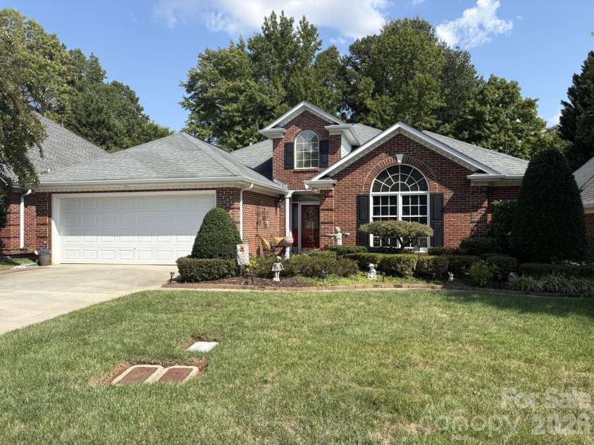 2972 Heritage Commons Lane, Gastonia, NC 28054.  MLS# CAR4426918, YatesRealty ID 53978. 