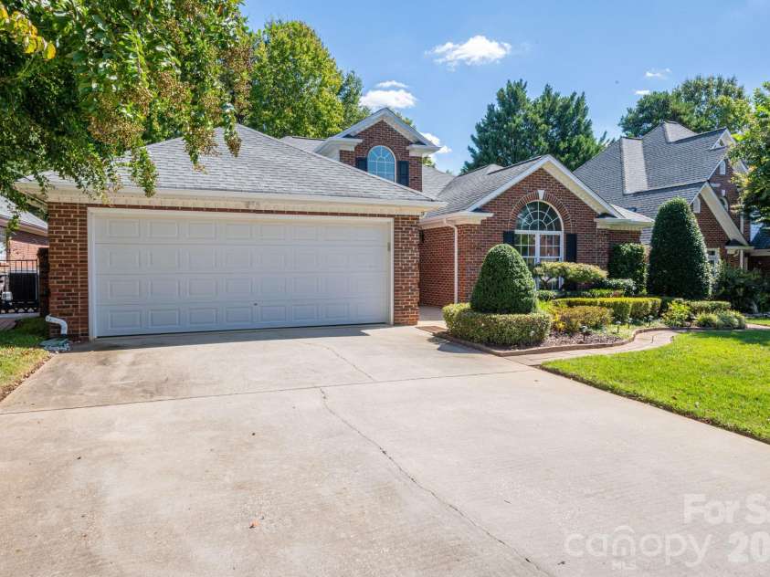 2972 Heritage Commons Lane, Gastonia, NC 28054.  MLS# CAR4426918, YatesRealty ID 53978. 